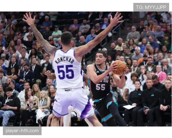 爵士147-101大胜灰熊，马尔卡宁高效砍下35分